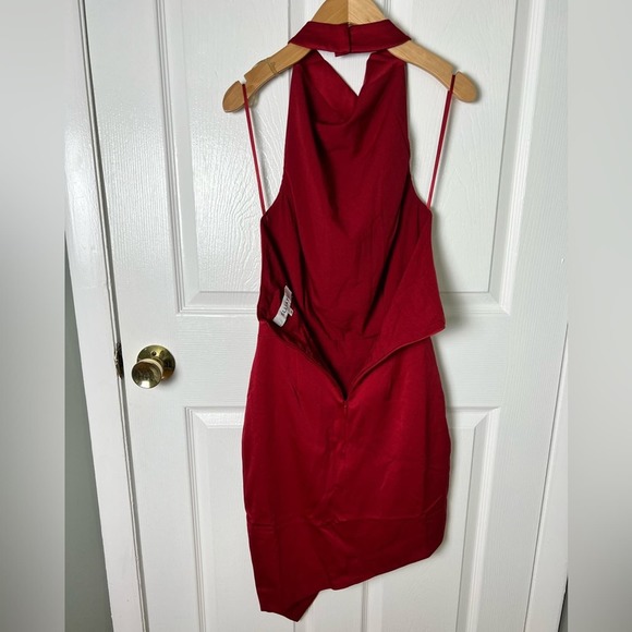 Elliatt Asymmetric Satin Cocktail Dress In Merlot XS - Picture 9 of 10